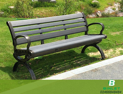 Ghế công viên được sử dụng phổ biến và làm đẹp cho không gian sống